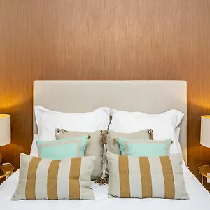 Apartment Lively 2 Bedroom In Iconic Alfama!, Lisbon